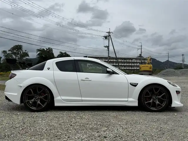 マツダ ＲＸ－８ スピリットR 兵庫県 2013(平25)年 6.9万km クリスタルホワイトパールマイカ RE雨宮リアスポイラー/RE雨宮エンジンフード/NRFフロントバンパー/アブフラッグリアバンパー/RE雨宮シフトノブ/TEIN車高調/純正19インチ鍛造AW/純正ナビ/フルセグTV/DVD再生可/Bluetooth接続可/バックカメラ