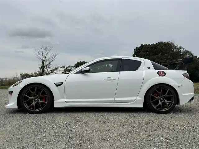マツダ ＲＸ－８ スピリットR 兵庫県 2013(平25)年 6.9万km クリスタルホワイトパールマイカ RE雨宮リアスポイラー/RE雨宮エンジンフード/NRFフロントバンパー/アブフラッグリアバンパー/RE雨宮シフトノブ/TEIN車高調/純正19インチ鍛造AW/純正ナビ/フルセグTV/DVD再生可/Bluetooth接続可/バックカメラ