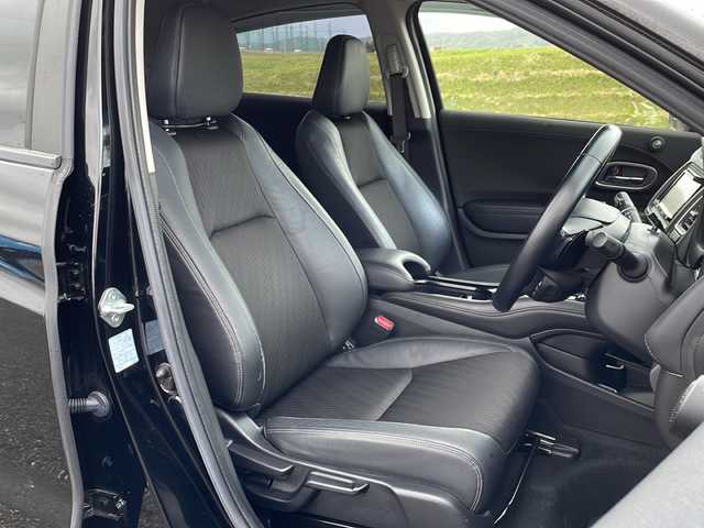 ホンダ ヴェゼル ハイブリッド Z ホンダセンシング 新潟県 2019(平31)年 6.3万km クリスタルブラックパール 4WD/社外SDナビ(AVIC-RZ902)/CD/DVD/BT/フルセグテレビ/ETC/ドライブレコーダー/衝突被害軽減ブレーキ/レーンキープアシスト/レーダークルーズコントロール/半革シート/シートヒーター /ステアリングスイッチ/パドルシフト/スマートキー/プッシュスタート/LEDヘッドライト/オートライト/フォグランプ/純正17インチアルミホイール