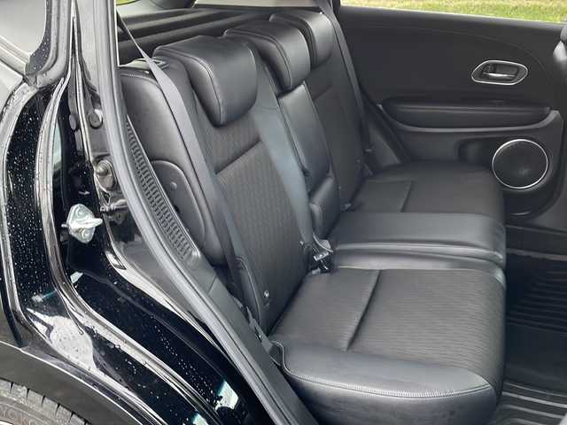 ホンダ ヴェゼル ハイブリッド Z ホンダセンシング 新潟県 2019(平31)年 6.3万km クリスタルブラックパール 4WD/社外SDナビ(AVIC-RZ902)/CD/DVD/BT/フルセグテレビ/ETC/ドライブレコーダー/衝突被害軽減ブレーキ/レーンキープアシスト/レーダークルーズコントロール/半革シート/シートヒーター /ステアリングスイッチ/パドルシフト/スマートキー/プッシュスタート/LEDヘッドライト/オートライト/フォグランプ/純正17インチアルミホイール