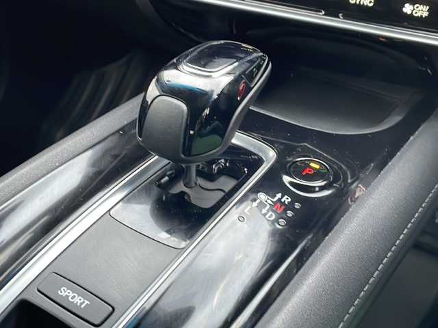 ホンダ ヴェゼル ハイブリッド Z ホンダセンシング 新潟県 2019(平31)年 6.3万km クリスタルブラックパール 4WD/社外SDナビ(AVIC-RZ902)/CD/DVD/BT/フルセグテレビ/ETC/ドライブレコーダー/衝突被害軽減ブレーキ/レーンキープアシスト/レーダークルーズコントロール/半革シート/シートヒーター /ステアリングスイッチ/パドルシフト/スマートキー/プッシュスタート/LEDヘッドライト/オートライト/フォグランプ/純正17インチアルミホイール