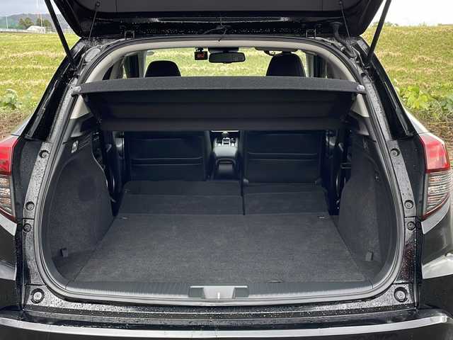 ホンダ ヴェゼル ハイブリッド Z ホンダセンシング 新潟県 2019(平31)年 6.3万km クリスタルブラックパール 4WD/社外SDナビ(AVIC-RZ902)/CD/DVD/BT/フルセグテレビ/ETC/ドライブレコーダー/衝突被害軽減ブレーキ/レーンキープアシスト/レーダークルーズコントロール/半革シート/シートヒーター /ステアリングスイッチ/パドルシフト/スマートキー/プッシュスタート/LEDヘッドライト/オートライト/フォグランプ/純正17インチアルミホイール