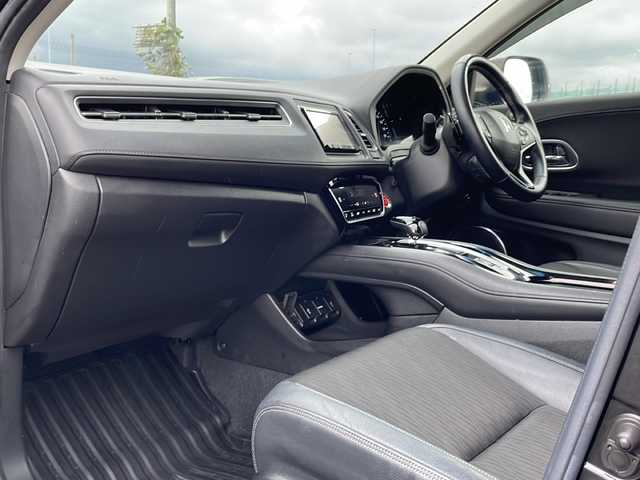 ホンダ ヴェゼル ハイブリッド Z ホンダセンシング 新潟県 2019(平31)年 6.3万km クリスタルブラックパール 4WD/社外SDナビ(AVIC-RZ902)/CD/DVD/BT/フルセグテレビ/ETC/ドライブレコーダー/衝突被害軽減ブレーキ/レーンキープアシスト/レーダークルーズコントロール/半革シート/シートヒーター /ステアリングスイッチ/パドルシフト/スマートキー/プッシュスタート/LEDヘッドライト/オートライト/フォグランプ/純正17インチアルミホイール