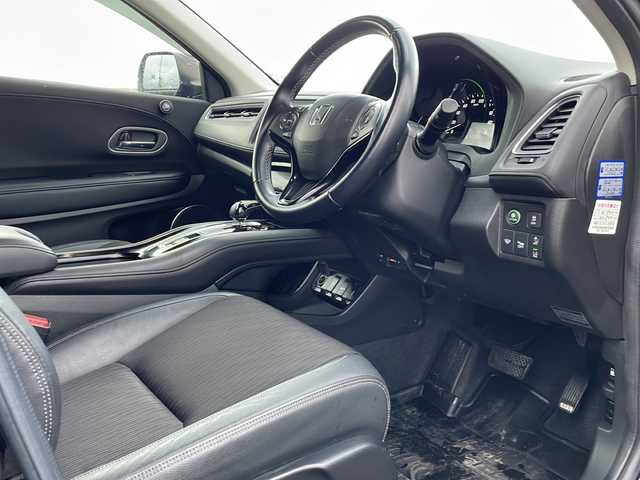 ホンダ ヴェゼル ハイブリッド Z ホンダセンシング 新潟県 2019(平31)年 6.3万km クリスタルブラックパール 4WD/社外SDナビ(AVIC-RZ902)/CD/DVD/BT/フルセグテレビ/ETC/ドライブレコーダー/衝突被害軽減ブレーキ/レーンキープアシスト/レーダークルーズコントロール/半革シート/シートヒーター /ステアリングスイッチ/パドルシフト/スマートキー/プッシュスタート/LEDヘッドライト/オートライト/フォグランプ/純正17インチアルミホイール