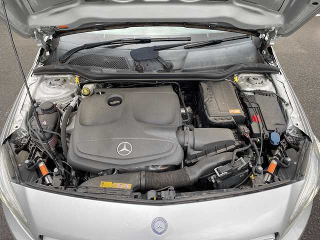 メルセデス・ベンツ Ａ１８０ 秋田県 2015(平27)年 9.6万km ポーラシルバー ・純正ナビ/・フルセグTV/・バックカメラ/・ETC/・追従式クルーズコントロール/・前後コーナーセンサー/・ハーフレザーシート/・オートライト/・スマートキー/・純正フロアマット