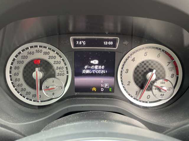 メルセデス・ベンツ Ａ１８０ 秋田県 2015(平27)年 9.6万km ポーラシルバー ・純正ナビ/・フルセグTV/・バックカメラ/・ETC/・追従式クルーズコントロール/・前後コーナーセンサー/・ハーフレザーシート/・オートライト/・スマートキー/・純正フロアマット