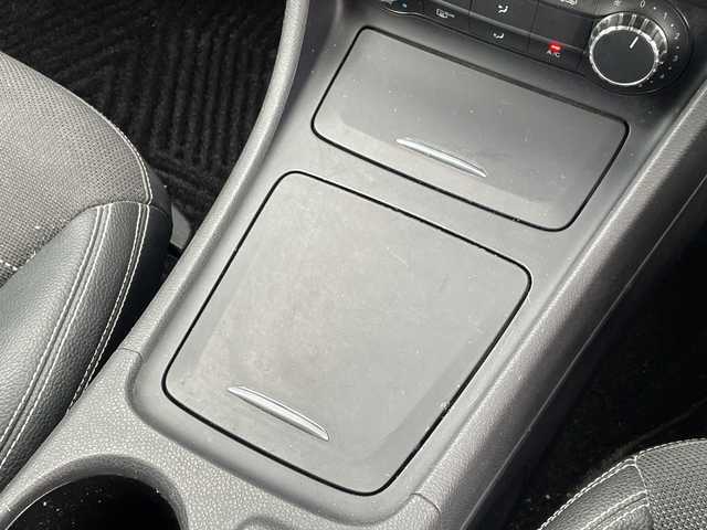 メルセデス・ベンツ Ａ１８０ 秋田県 2015(平27)年 9.6万km ポーラシルバー ・純正ナビ/・フルセグTV/・バックカメラ/・ETC/・追従式クルーズコントロール/・前後コーナーセンサー/・ハーフレザーシート/・オートライト/・スマートキー/・純正フロアマット