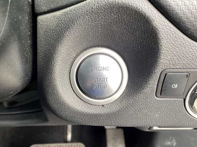 メルセデス・ベンツ Ａ１８０ 秋田県 2015(平27)年 9.6万km ポーラシルバー ・純正ナビ/・フルセグTV/・バックカメラ/・ETC/・追従式クルーズコントロール/・前後コーナーセンサー/・ハーフレザーシート/・オートライト/・スマートキー/・純正フロアマット