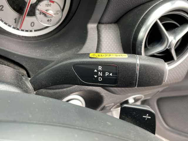 メルセデス・ベンツ Ａ１８０ 秋田県 2015(平27)年 9.6万km ポーラシルバー ・純正ナビ/・フルセグTV/・バックカメラ/・ETC/・追従式クルーズコントロール/・前後コーナーセンサー/・ハーフレザーシート/・オートライト/・スマートキー/・純正フロアマット