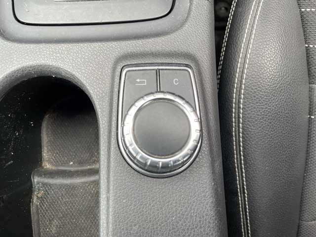 メルセデス・ベンツ Ａ１８０ 秋田県 2015(平27)年 9.6万km ポーラシルバー ・純正ナビ/・フルセグTV/・バックカメラ/・ETC/・追従式クルーズコントロール/・前後コーナーセンサー/・ハーフレザーシート/・オートライト/・スマートキー/・純正フロアマット