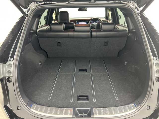 トヨタ ハリアー プレミアム 三重県 2017(平29)年 4.7万km ブラック /禁煙車//アルパインナビ/・フルセグ・CD・DVD・Bluetooth・SD//バックカメラ//トヨタセーフティセンス//オートマチックハイビーム//プリクラッシュセーフティ//レーンディパーチャーアラート//クルーズコントロール//ビルトインETC//パワーバックドア//運転席パワーシート//ステアリングスイッチ