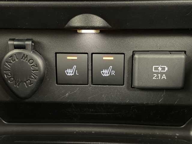 トヨタ ライズ Z 福島県 2021(令3)年 1.7万km ブライトシルバーM /禁煙車//パノラミックビューモニター//シートヒーター//ＢＳＭ//純正９型ナビ/CD・DVD・BT・MSV・フルセグTV・USB//TVキャンセラー//２．０ＥＴＣ//ＬＥＤライト//クリアランスソナー//レーダークルーズコントロール//電動パーキングブレーキ//１００Ｖ充電//ＬＥＤライト//シーケンシャルウィンカー//前後ドライブレコーダー//フォグライト