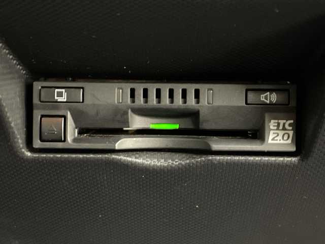 トヨタ ライズ Z 福島県 2021(令3)年 1.7万km ブライトシルバーM /禁煙車//パノラミックビューモニター//シートヒーター//ＢＳＭ//純正９型ナビ/CD・DVD・BT・MSV・フルセグTV・USB//TVキャンセラー//２．０ＥＴＣ//ＬＥＤライト//クリアランスソナー//レーダークルーズコントロール//電動パーキングブレーキ//１００Ｖ充電//ＬＥＤライト//シーケンシャルウィンカー//前後ドライブレコーダー//フォグライト