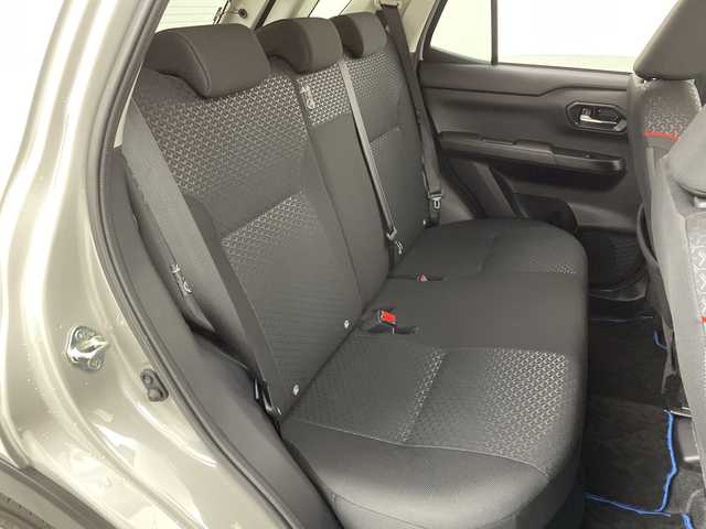 トヨタ ライズ Z 福島県 2021(令3)年 1.7万km ブライトシルバーM /禁煙車//パノラミックビューモニター//シートヒーター//ＢＳＭ//純正９型ナビ/CD・DVD・BT・MSV・フルセグTV・USB//TVキャンセラー//２．０ＥＴＣ//ＬＥＤライト//クリアランスソナー//レーダークルーズコントロール//電動パーキングブレーキ//１００Ｖ充電//ＬＥＤライト//シーケンシャルウィンカー//前後ドライブレコーダー//フォグライト