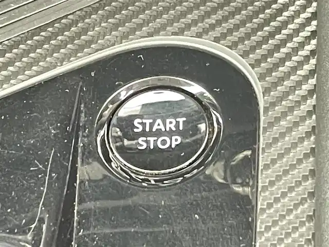 日産 ノート X 千葉県 2022(令4)年 4.9万km スーパーブラック 禁煙車/純正ナビ/・CD/BT/フルセグ/エマージェンシーブレーキ/車線逸脱防止支援/全方位カメラ/デジタルインナールームミラー/LEDヘッドライト/オートライト/オートハイビーム/フォグライト/電動パーキングブレーキ/ブレーキホールド/スマートキー/コーナーセンサー/サイド＆カーテンエアバッグ/社外17インチアルミホイール