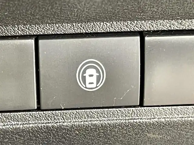 日産 ノート X 千葉県 2022(令4)年 4.9万km スーパーブラック 禁煙車/純正ナビ/・CD/BT/フルセグ/エマージェンシーブレーキ/車線逸脱防止支援/全方位カメラ/デジタルインナールームミラー/LEDヘッドライト/オートライト/オートハイビーム/フォグライト/電動パーキングブレーキ/ブレーキホールド/スマートキー/コーナーセンサー/サイド＆カーテンエアバッグ/社外17インチアルミホイール