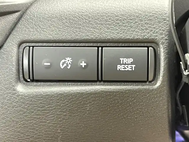 日産 ノート X 千葉県 2022(令4)年 4.9万km スーパーブラック 禁煙車/純正ナビ/・CD/BT/フルセグ/エマージェンシーブレーキ/車線逸脱防止支援/全方位カメラ/デジタルインナールームミラー/LEDヘッドライト/オートライト/オートハイビーム/フォグライト/電動パーキングブレーキ/ブレーキホールド/スマートキー/コーナーセンサー/サイド＆カーテンエアバッグ/社外17インチアルミホイール