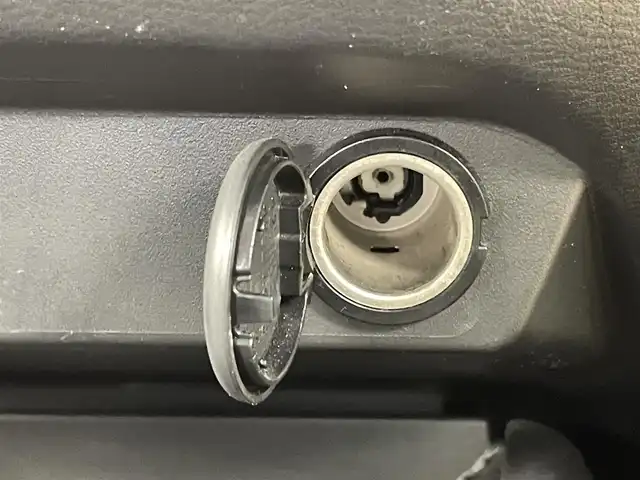 日産 ノート X 千葉県 2022(令4)年 4.9万km スーパーブラック 禁煙車/純正ナビ/・CD/BT/フルセグ/エマージェンシーブレーキ/車線逸脱防止支援/全方位カメラ/デジタルインナールームミラー/LEDヘッドライト/オートライト/オートハイビーム/フォグライト/電動パーキングブレーキ/ブレーキホールド/スマートキー/コーナーセンサー/サイド＆カーテンエアバッグ/社外17インチアルミホイール