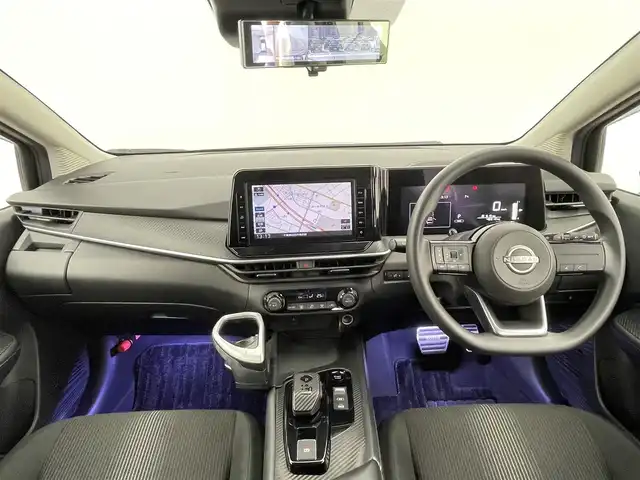 日産 ノート X 千葉県 2022(令4)年 4.9万km スーパーブラック 禁煙車/純正ナビ/・CD/BT/フルセグ/エマージェンシーブレーキ/車線逸脱防止支援/全方位カメラ/デジタルインナールームミラー/LEDヘッドライト/オートライト/オートハイビーム/フォグライト/電動パーキングブレーキ/ブレーキホールド/スマートキー/コーナーセンサー/サイド＆カーテンエアバッグ/社外17インチアルミホイール