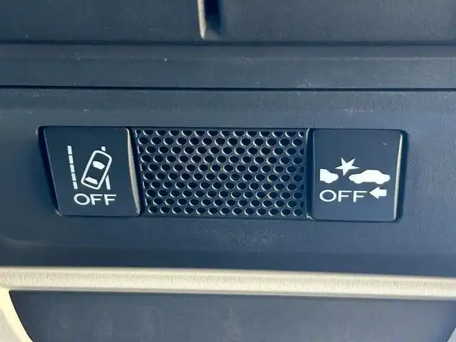 スバル インプレッサ スポーツ 2．0i－S アイサイト 長野県 2017(平29)年 3.1万km クリスタルホワイトP 4WD/純正SDナビ/　（CD/DVD/BT/SD/フルセグ）/バックカメラ/アイサイト/・衝突軽減ブレーキ/・踏み間違い防止/・レーダークルーズコントロール/・ブラインドスポットモニター/・横滑り防止装置/・レーンキープアシスト/アイドリングストップ/ヒルディセントコントロール/パドルシフト/オートライト/ステアリングスイッチ/前席パワーシート/プッシュスタート/スマートキー/純正フロアマット/STIエアロ（サイド）/LEDヘッドライト/フォグランプ