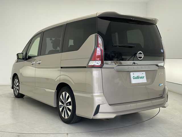 日産 セレナ ハイウェイスター 千葉県 2016(平28)年 6万km カシミヤグレージュ 助手席スライドアップシート/プロパイロット/エマージェンシーブレーキ/車線逸脱防止支援/標識検知/コーナーセンサー（前後）/ふらつき警報/アラウンドビューカメラ/ドライブレコーダー（前後方）/純正9インチSDナビ/CD DVD BT フルセグTV/デジタルインナーミラー/ビルトインETC/両側パワースライドドア/スマートキー/プッシュスタート/LEDヘッドライト/オートブレーキホールド