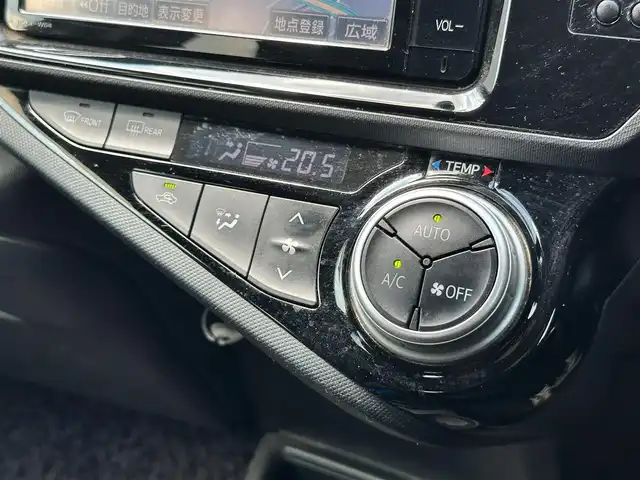 トヨタ アクア X－URBAN 茨城県 2016(平28)年 15.3万km ブラックマイカ ワンオーナー/純正SDナビ/フルセグ/Bluetooth/ビルトインETC/純正LEDヘッドライト/純正LEDフォグライト/オートライト/オートハイビーム/ハーフレザーシート/純正16インチアルミホイール