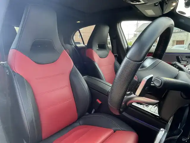 メルセデス・ベンツ Ａ１８０ スタイル AMGライン 静岡県 2018(平30)年 4.3万km イリジウムシルバー レザーエクスクルーシブパッケージ/パノラマサンルーフ /MBUXナビフルセグTV Bluetooth/全方位カメラ/ヘッドアップディスプレイ/アンビエントライト /赤黒レザーシート シートヒーター /前席メモリーパワーシート/DSRCETC