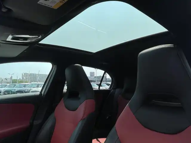 メルセデス・ベンツ Ａ１８０ スタイル AMGライン 静岡県 2018(平30)年 4.3万km イリジウムシルバー レザーエクスクルーシブパッケージ/パノラマサンルーフ /MBUXナビフルセグTV Bluetooth/全方位カメラ/ヘッドアップディスプレイ/アンビエントライト /赤黒レザーシート シートヒーター /前席メモリーパワーシート/DSRCETC