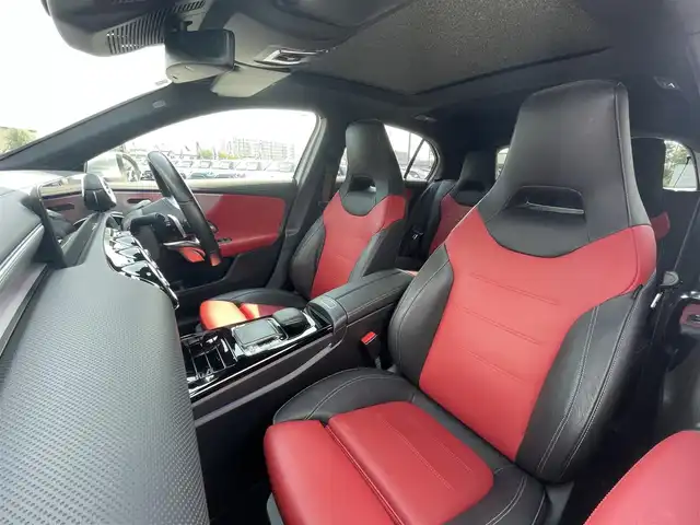 メルセデス・ベンツ Ａ１８０ スタイル AMGライン 静岡県 2018(平30)年 4.3万km イリジウムシルバー レザーエクスクルーシブパッケージ/パノラマサンルーフ /MBUXナビフルセグTV Bluetooth/全方位カメラ/ヘッドアップディスプレイ/アンビエントライト /赤黒レザーシート シートヒーター /前席メモリーパワーシート/DSRCETC