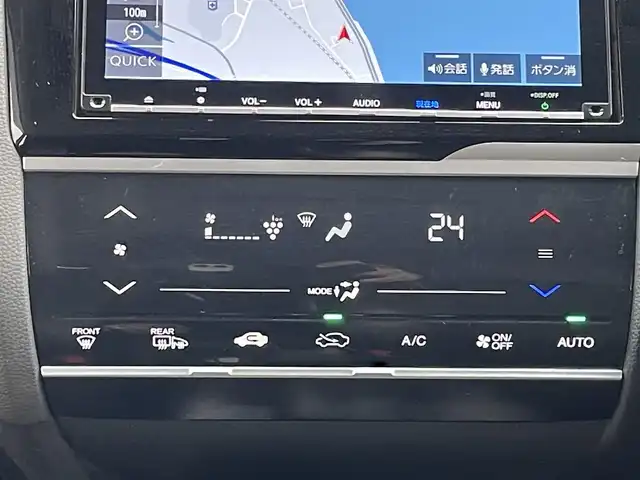 ホンダ フィット ハイブリット L ホンダセンシング 島根県 2018(平30)年 4.9万km プラチナホワイトパール 純正9インチSDナビ(VXM-197VFEi)/(AM/FM/CD/DVD/Bluetooth)/フルセグTV/バックカメラ/衝突被害軽減システム/車線逸脱警報/レーダークルーズコントロール/ハーフレザーシート/ビルトインETC/ドライブレコーダー/LEDヘッドライト/フォグランプ/オートライト/ウィンカーミラー/電動格納ミラー/プッシュスタート/スマートキー/純正フロアマット/ドアバイザー/取扱説明書