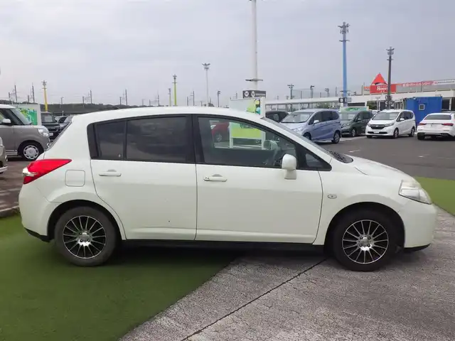 日産 ティーダ 15M 千葉県 2008(平20)年 11.6万km ホワイトパール 純正HDDナビ/【DVD/CD再生機能】/フォグライト/社外15インチアルミホイル/インテリジェントキー