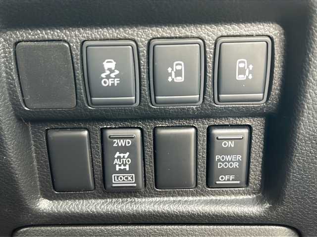 日産 エルグランド 250ハイウェイスターS 青森県 2018(平30)年 9.9万km ブリリアントホワイトパール 4WD/社外メモリナビ・フルセグTV/CD・DVD・Bluetooth・SD/社外フリップダウンモニター/バックカメラ/両側パワースライドドア/バックドアイージークローザー/合皮コンビシート/クルーズコントロール/ETC/LEDヘッドライト/フォグランプ/フロントスポイラー/18インチアルミホイール/社外車高調(TEIN)