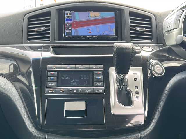 日産 エルグランド 250ハイウェイスターS 青森県 2018(平30)年 9.9万km ブリリアントホワイトパール 4WD/社外メモリナビ・フルセグTV/CD・DVD・Bluetooth・SD/社外フリップダウンモニター/バックカメラ/両側パワースライドドア/バックドアイージークローザー/合皮コンビシート/クルーズコントロール/ETC/LEDヘッドライト/フォグランプ/フロントスポイラー/18インチアルミホイール/社外車高調(TEIN)