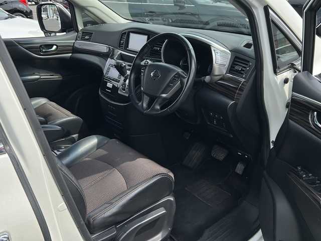 日産 エルグランド 250ハイウェイスターS 青森県 2018(平30)年 9.9万km ブリリアントホワイトパール 4WD/社外メモリナビ・フルセグTV/CD・DVD・Bluetooth・SD/社外フリップダウンモニター/バックカメラ/両側パワースライドドア/バックドアイージークローザー/合皮コンビシート/クルーズコントロール/ETC/LEDヘッドライト/フォグランプ/フロントスポイラー/18インチアルミホイール/社外車高調(TEIN)