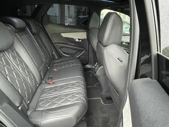 プジョー ３００８ GT ブルー HDi 埼玉県 2018(平30)年 4.7万km 黒 ファーストクラスパッケージ＆ナッパレザーシート/・パノミックサンルーフ/・運転席メモリー付パワーシート/・フロントシートヒーター/・パークアシスト/パワーバックドア/クリアランスソナー/LEDヘッドライト/純正18インチAW/アクティブクルーズコントロール/衝突軽減ブレーキ/レーンアシスト/プッシュスタート/スマートキー/保証書付整備手帳/取扱説明書