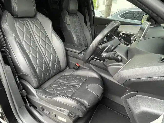 プジョー ３００８ GT ブルー HDi 埼玉県 2018(平30)年 4.7万km 黒 ファーストクラスパッケージ＆ナッパレザーシート/・パノミックサンルーフ/・運転席メモリー付パワーシート/・フロントシートヒーター/・パークアシスト/パワーバックドア/クリアランスソナー/LEDヘッドライト/純正18インチAW/アクティブクルーズコントロール/衝突軽減ブレーキ/レーンアシスト/プッシュスタート/スマートキー/保証書付整備手帳/取扱説明書