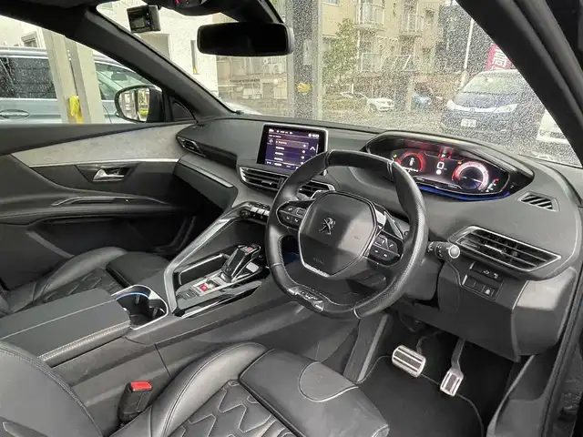 プジョー ３００８ GT ブルー HDi 埼玉県 2018(平30)年 4.7万km 黒 ファーストクラスパッケージ＆ナッパレザーシート/・パノミックサンルーフ/・運転席メモリー付パワーシート/・フロントシートヒーター/・パークアシスト/パワーバックドア/クリアランスソナー/LEDヘッドライト/純正18インチAW/アクティブクルーズコントロール/衝突軽減ブレーキ/レーンアシスト/プッシュスタート/スマートキー/保証書付整備手帳/取扱説明書