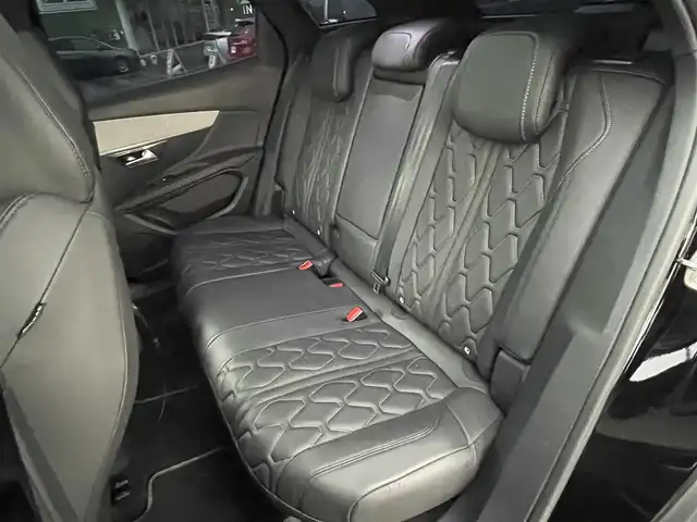 プジョー ３００８ GT ブルー HDi 埼玉県 2018(平30)年 4.7万km 黒 ファーストクラスパッケージ＆ナッパレザーシート/・パノミックサンルーフ/・運転席メモリー付パワーシート/・フロントシートヒーター/・パークアシスト/パワーバックドア/クリアランスソナー/LEDヘッドライト/純正18インチAW/アクティブクルーズコントロール/衝突軽減ブレーキ/レーンアシスト/プッシュスタート/スマートキー/保証書付整備手帳/取扱説明書
