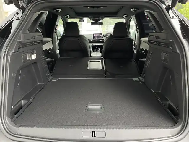 プジョー ３００８ GT ブルー HDi 埼玉県 2018(平30)年 4.7万km 黒 ファーストクラスパッケージ＆ナッパレザーシート/・パノミックサンルーフ/・運転席メモリー付パワーシート/・フロントシートヒーター/・パークアシスト/パワーバックドア/クリアランスソナー/LEDヘッドライト/純正18インチAW/アクティブクルーズコントロール/衝突軽減ブレーキ/レーンアシスト/プッシュスタート/スマートキー/保証書付整備手帳/取扱説明書