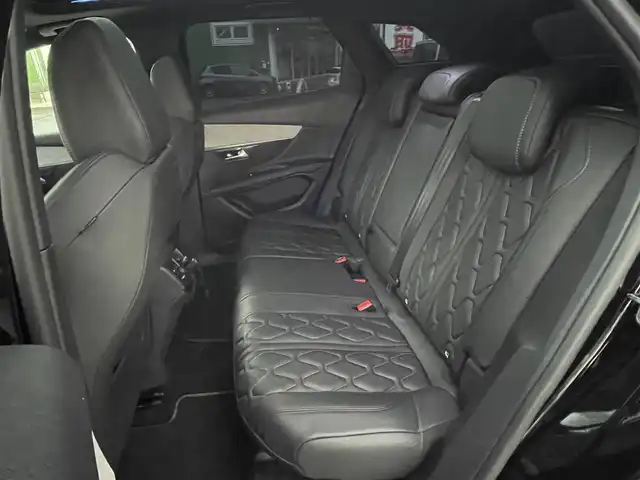 プジョー ３００８ GT ブルー HDi 埼玉県 2018(平30)年 4.7万km 黒 ファーストクラスパッケージ＆ナッパレザーシート/・パノミックサンルーフ/・運転席メモリー付パワーシート/・フロントシートヒーター/・パークアシスト/パワーバックドア/クリアランスソナー/LEDヘッドライト/純正18インチAW/アクティブクルーズコントロール/衝突軽減ブレーキ/レーンアシスト/プッシュスタート/スマートキー/保証書付整備手帳/取扱説明書