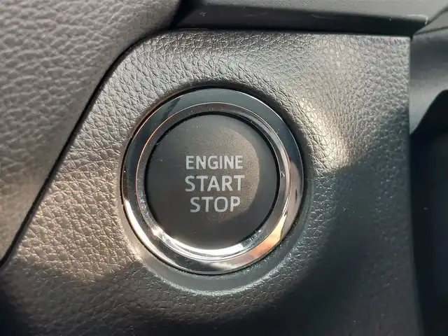 トヨタ ＲＡＶ４ アドベンチャー オフロードPKGⅡ 東京都 2023(令5)年 0.8万km スーパーホワイトⅡ セーフティセンス/プリクラッシュセーフティ/レーントレーシングアシスト/オートハイビーム/レーダークルーズコントロール/ブラインドスポットモニター/純正10インチナビ/BT/TV/AM/FM/AppleCarplay/androidauto/バックカメラ/デジタルインナーミラー/運転席パワーシート/シートヒーター/ベンチレーション/ステアリングヒーター/電動リアゲート/ETC2.0/ダウンヒルアシストコントロール