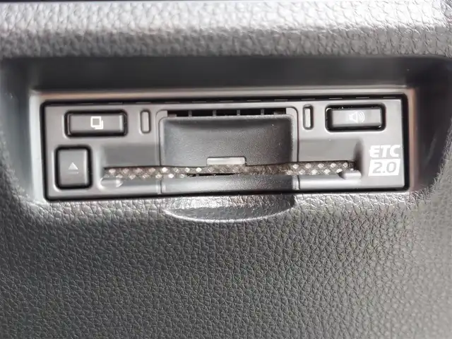 トヨタ ＲＡＶ４ アドベンチャー オフロードPKGⅡ 東京都 2023(令5)年 0.8万km スーパーホワイトⅡ セーフティセンス/プリクラッシュセーフティ/レーントレーシングアシスト/オートハイビーム/レーダークルーズコントロール/ブラインドスポットモニター/純正10インチナビ/BT/TV/AM/FM/AppleCarplay/androidauto/バックカメラ/デジタルインナーミラー/運転席パワーシート/シートヒーター/ベンチレーション/ステアリングヒーター/電動リアゲート/ETC2.0/ダウンヒルアシストコントロール