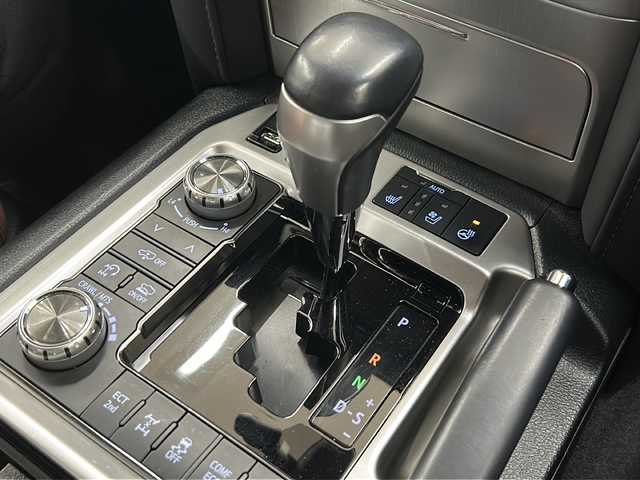 トヨタ ランドクルーザー ZX 道央・札幌 2020(令2)年 4.7万km ブラック ・4WD/・寒冷地仕様/・純正ナビ/フルセグTV/DVD/CD/SD/BT/・パノラミックビューモニター/・モデリスタエアロ/・サンルーフ/・ドライブレコーダー/・ワイヤレス充電/・パワーバックドア/・プリクラッシュセーフティ/・レーダークルーズコントロール/・レーンディパーチャーアラート/・ブラインドスポットモニター/・クリアランスソナー/・オートマチックハイビーム/・リヤクロストラフィックアラート/・RSCA/・ビルトインETC/・レザーシート/・前席パワーシート/・前席シートヒーター/エアシート/・ステアリングヒーター/・ルーフレール/・横滑り防止/・LEDヘッドライト/・LEDフォグ/・リヤフォグ/・ワイパーデアイサー/・社外マフラー/・プッシュスタート/・スマートキー/・夏タイヤ社外20インチAW積込