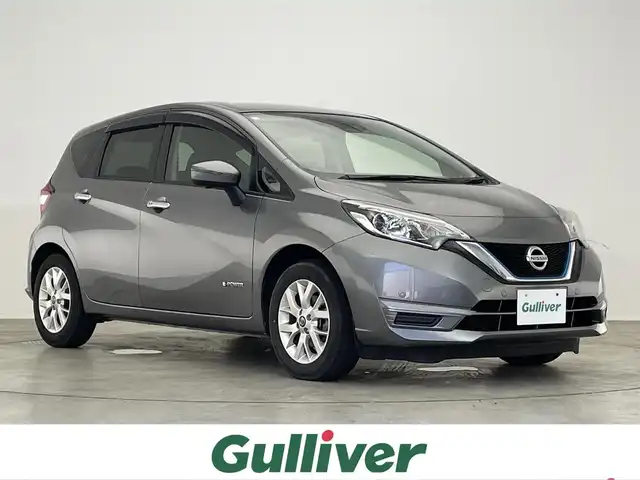 日産 ノート e－パワー X Vセレクション 滋賀県 2020(令2)年 4.9万km ダークメタルグレー 禁煙車/社外ナビ/Bluetooth/USB/SD/アラウンドビューモニター/インテリジェントエマージェンシーブレーキ/車線逸脱警報/踏み間違い衝突防止アシスト/前後ソナー/ETC/LEDヘッドライト/オートライト/ハイビームアシスト/スマートキー/プッシュスタート /純正フロアマット/電格ミラー