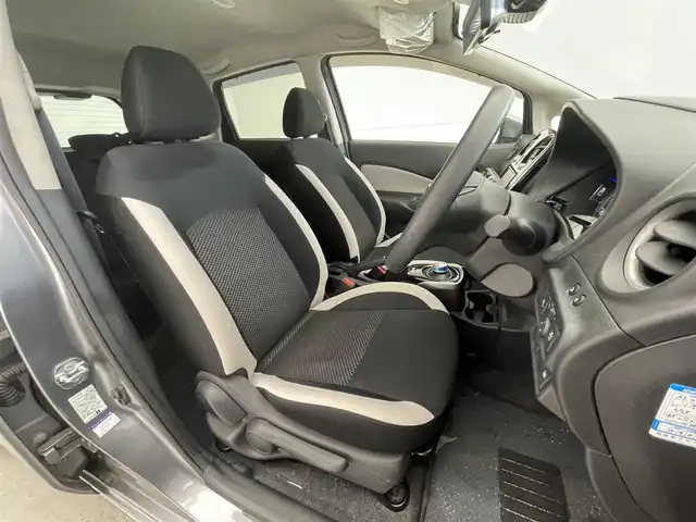 日産 ノート e－パワー X Vセレクション 滋賀県 2020(令2)年 4.9万km ダークメタルグレー 禁煙車/社外ナビ/Bluetooth/USB/SD/アラウンドビューモニター/インテリジェントエマージェンシーブレーキ/車線逸脱警報/踏み間違い衝突防止アシスト/前後ソナー/ETC/LEDヘッドライト/オートライト/ハイビームアシスト/スマートキー/プッシュスタート /純正フロアマット/電格ミラー