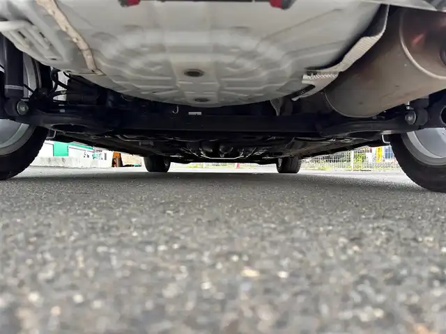 日産 ノート e－パワー ニスモ 宮城県 2018(平30)年 5.3万km ブリリアントホワイトパール インテリジェントアラウンドビューモニターセット/・踏み間違い衝突防止アシスト/・フロント/バックソナー/・インテリジェントアラウンドビューモニター（スマートルームミラー）/・ドアミラーヒーター/インテリジェントクルーズコントロール/車線逸脱防止支援システム/LEDヘッドランプ/＝＝＝/インテリジェントエマージェンシーブレーキ/車線逸脱警報/純正ナビ（MM317D-W）/・CD/DVD/・Bluetooth/・フルセグTV/ETC/ドライブレコーダー/革巻きステアリング/ステアリングスイッチ/ハイビームアシスト/フォグランプ/オートライト/スマートキー＆プッシュスタート/スペアキー/電動格納ミラー/純正16インチAW/フロアマット/ドアバイザー/Wエアバッグ