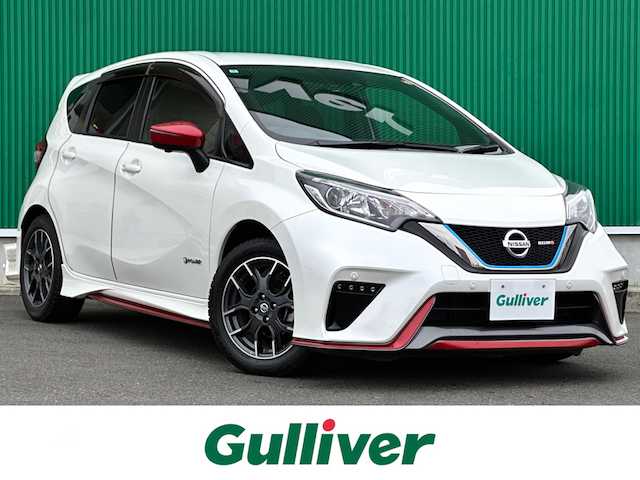 日産 ノート e－パワー ニスモ 宮城県 2018(平30)年 5.3万km ブリリアントホワイトパール インテリジェントアラウンドビューモニターセット/・踏み間違い衝突防止アシスト/・フロント/バックソナー/・インテリジェントアラウンドビューモニター（スマートルームミラー）/・ドアミラーヒーター/インテリジェントクルーズコントロール/車線逸脱防止支援システム/LEDヘッドランプ/＝＝＝/インテリジェントエマージェンシーブレーキ/車線逸脱警報/純正ナビ（MM317D-W）/・CD/DVD/・Bluetooth/・フルセグTV/ETC/ドライブレコーダー/革巻きステアリング/ステアリングスイッチ/ハイビームアシスト/フォグランプ/オートライト/スマートキー＆プッシュスタート/スペアキー/電動格納ミラー/純正16インチAW/フロアマット/ドアバイザー/Wエアバッグ