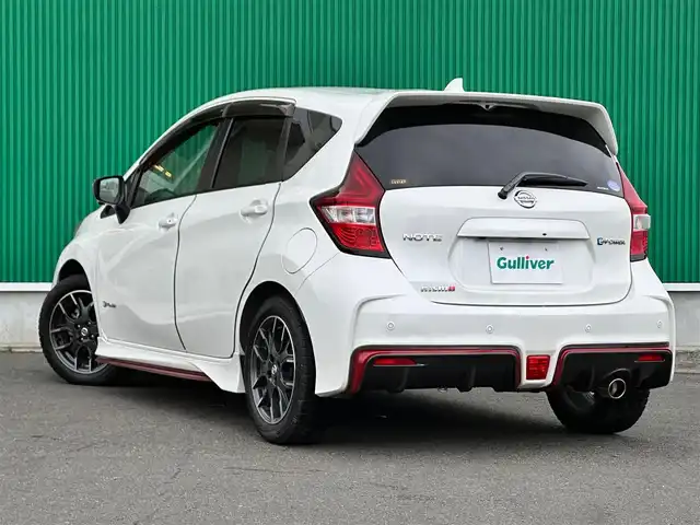 日産 ノート e－パワー ニスモ 宮城県 2018(平30)年 5.3万km ブリリアントホワイトパール インテリジェントアラウンドビューモニターセット/・踏み間違い衝突防止アシスト/・フロント/バックソナー/・インテリジェントアラウンドビューモニター（スマートルームミラー）/・ドアミラーヒーター/インテリジェントクルーズコントロール/車線逸脱防止支援システム/LEDヘッドランプ/＝＝＝/インテリジェントエマージェンシーブレーキ/車線逸脱警報/純正ナビ（MM317D-W）/・CD/DVD/・Bluetooth/・フルセグTV/ETC/ドライブレコーダー/革巻きステアリング/ステアリングスイッチ/ハイビームアシスト/フォグランプ/オートライト/スマートキー＆プッシュスタート/スペアキー/電動格納ミラー/純正16インチAW/フロアマット/ドアバイザー/Wエアバッグ