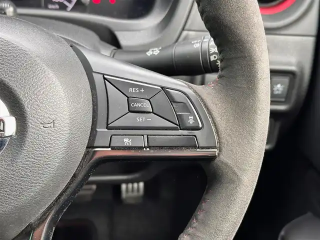 日産 ノート e－パワー ニスモ 宮城県 2018(平30)年 5.3万km ブリリアントホワイトパール インテリジェントアラウンドビューモニターセット/・踏み間違い衝突防止アシスト/・フロント/バックソナー/・インテリジェントアラウンドビューモニター（スマートルームミラー）/・ドアミラーヒーター/インテリジェントクルーズコントロール/車線逸脱防止支援システム/LEDヘッドランプ/＝＝＝/インテリジェントエマージェンシーブレーキ/車線逸脱警報/純正ナビ（MM317D-W）/・CD/DVD/・Bluetooth/・フルセグTV/ETC/ドライブレコーダー/革巻きステアリング/ステアリングスイッチ/ハイビームアシスト/フォグランプ/オートライト/スマートキー＆プッシュスタート/スペアキー/電動格納ミラー/純正16インチAW/フロアマット/ドアバイザー/Wエアバッグ
