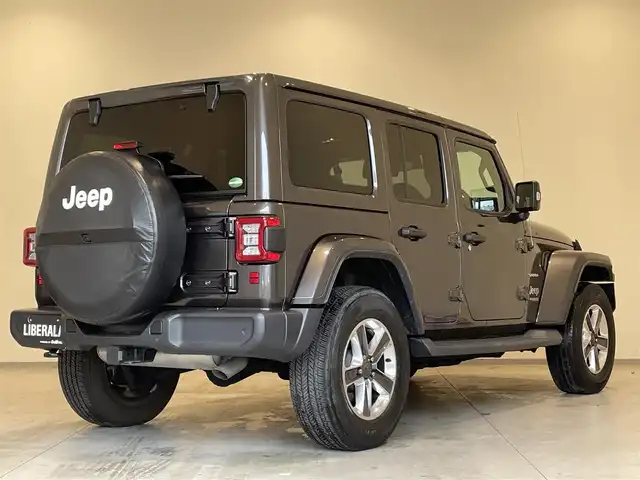 クライスラー・ジープ ジープ ラングラー アンリミテッド サハラ 熊本県 2019(令1)年 3.4万km ガンＭ ・スマートキー/・プッシュスタート/・自動緊急ブレーキ/・パークセンス/・レーンセンス/・ブラインドスポットモニター/・ヒルスタートアシスト/・黒革シート/・前席シートヒーター /・ハンドルヒーター /・純正メモリナビ/　【Bluetooth・USB・AUX・AppleCarPlay】/・ALPINEサウンドシステム/・フルセグTV/・バックカメラ＆フロントカメラ/・ETC2.0/・ドライブレコーダー(前方録画)/・LEDヘッドランプ/・LEDフォグランプ/・純正ラバーマット/・保証書/取説